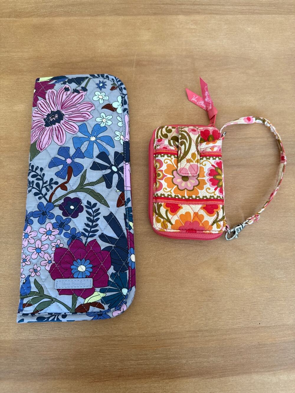 Vera Bradley Lot Medallion Wristlet and Floral Heating tool travel carrier.